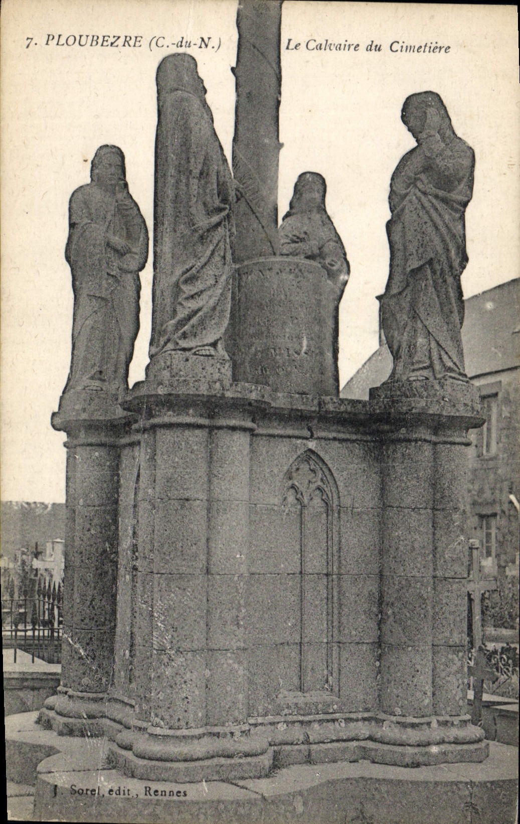 CPA PLOUBEZRE calvaire du cimetière