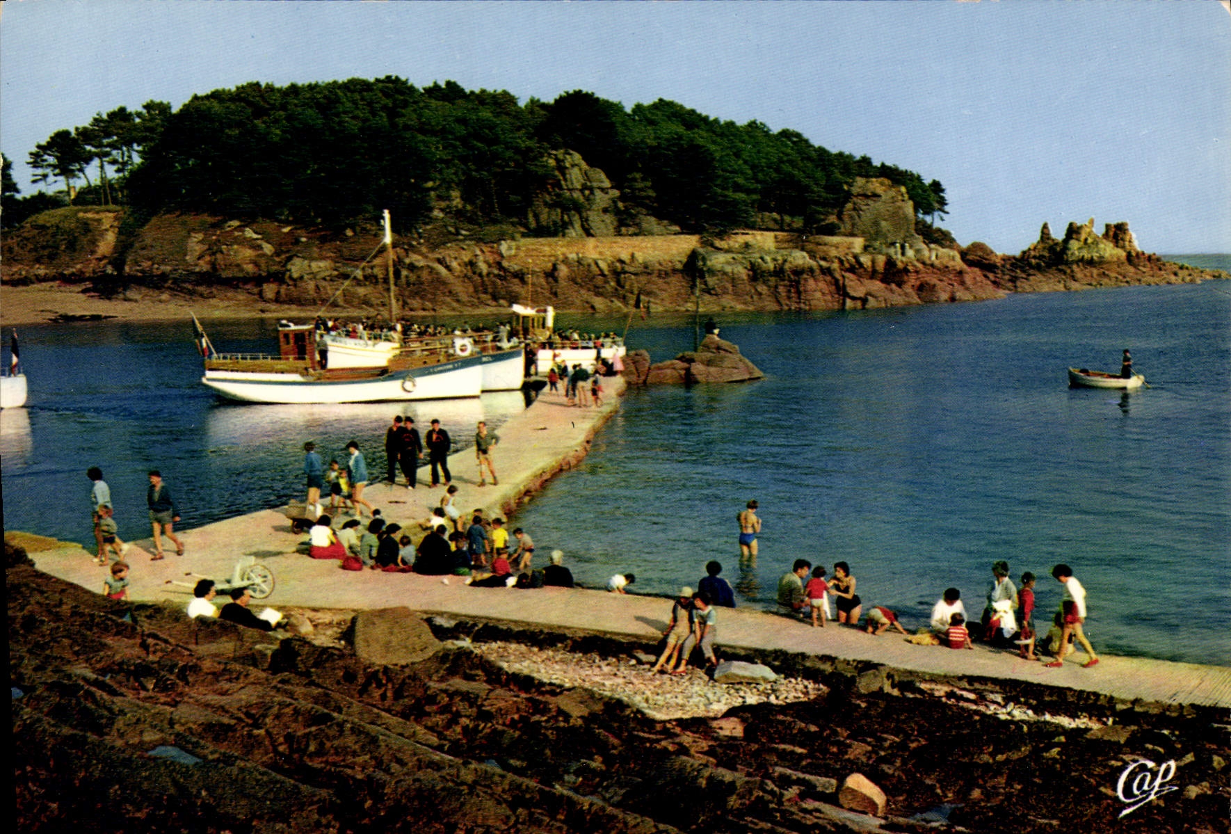 CPSM ILE DE BREHAT vedettes embarcadère