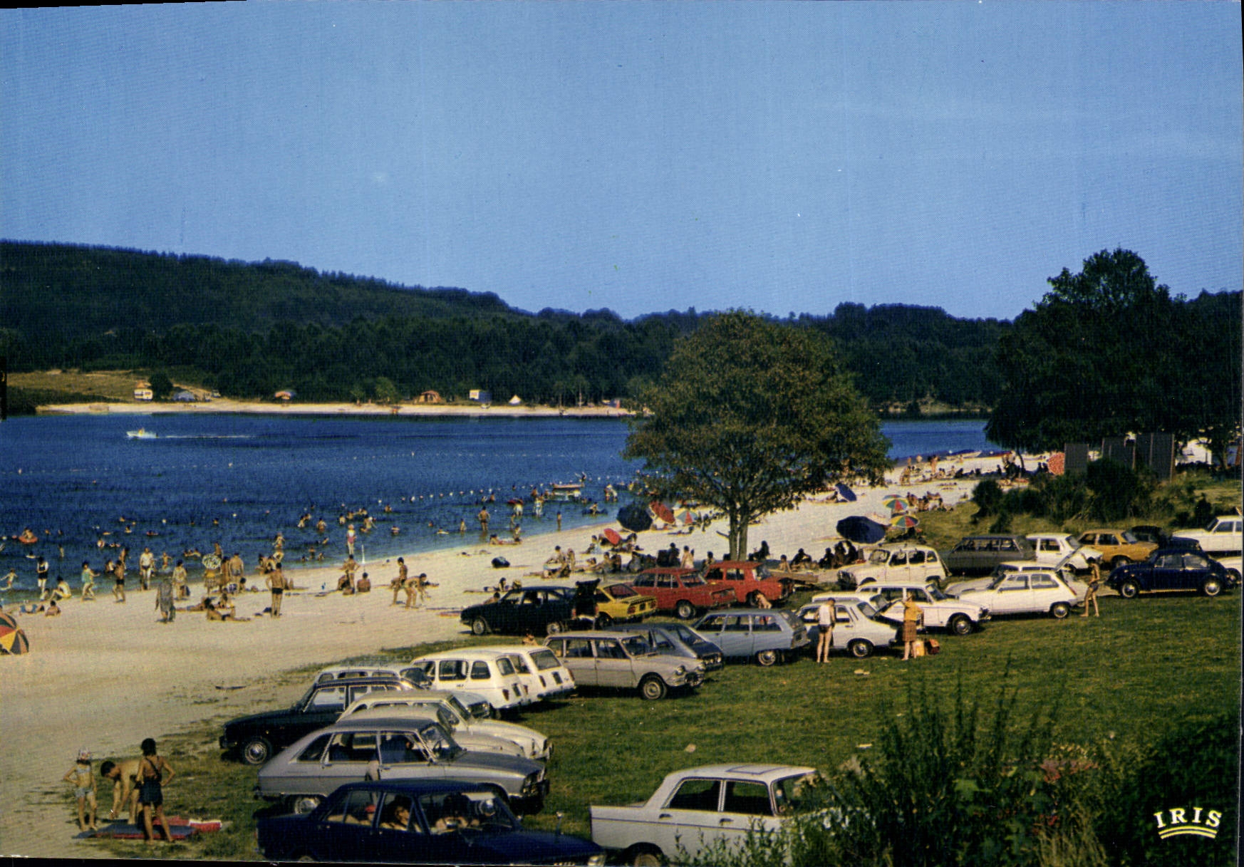 CPSM VASSIVIERE-en-LIMOUSIN plage de Vauveix lac