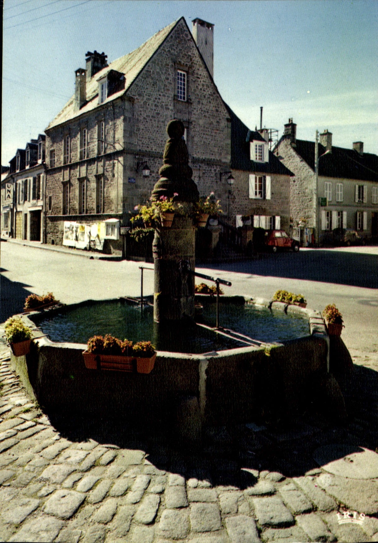 CPSM AHUN la fontaine