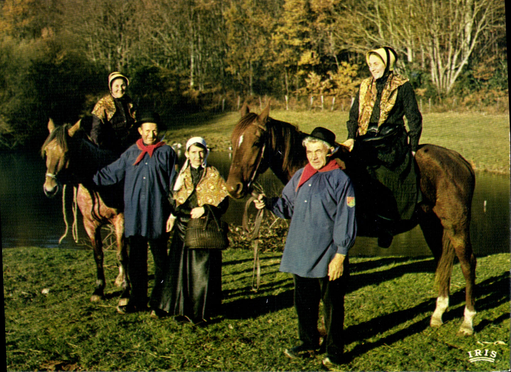 CPSM groupe Marchois à cheval folklore