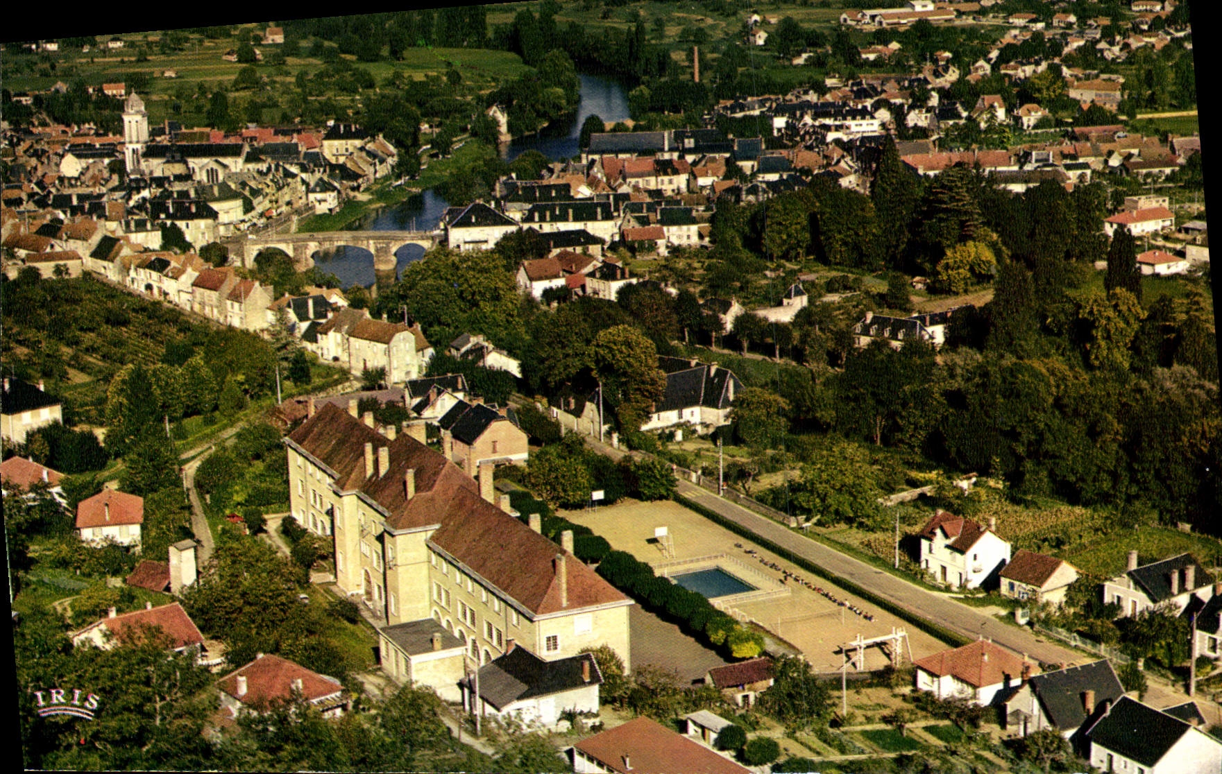 CPSM MONTIGNAC-sur-VEZERE vue générale