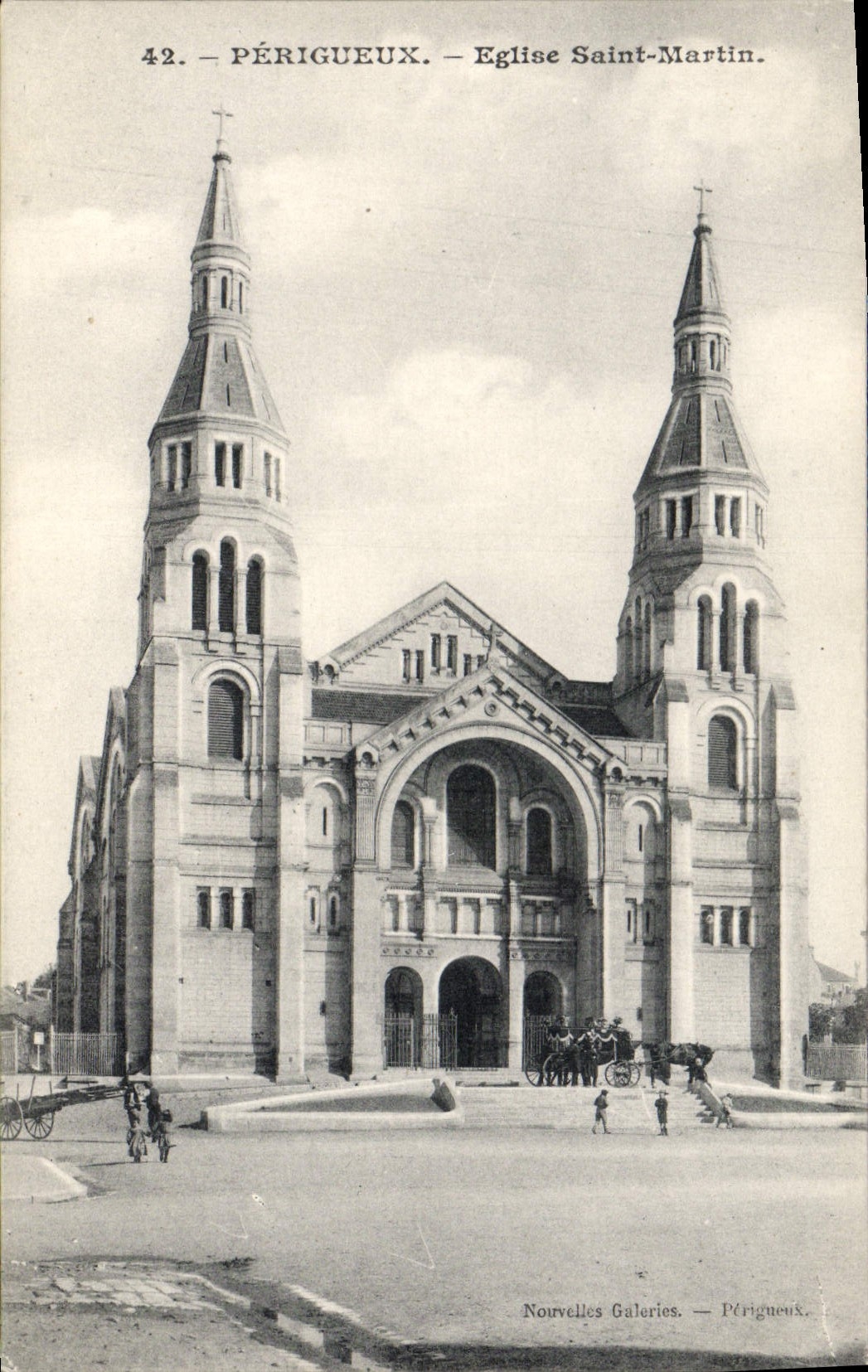 CPA PERIGUEUX église Saint-Martin