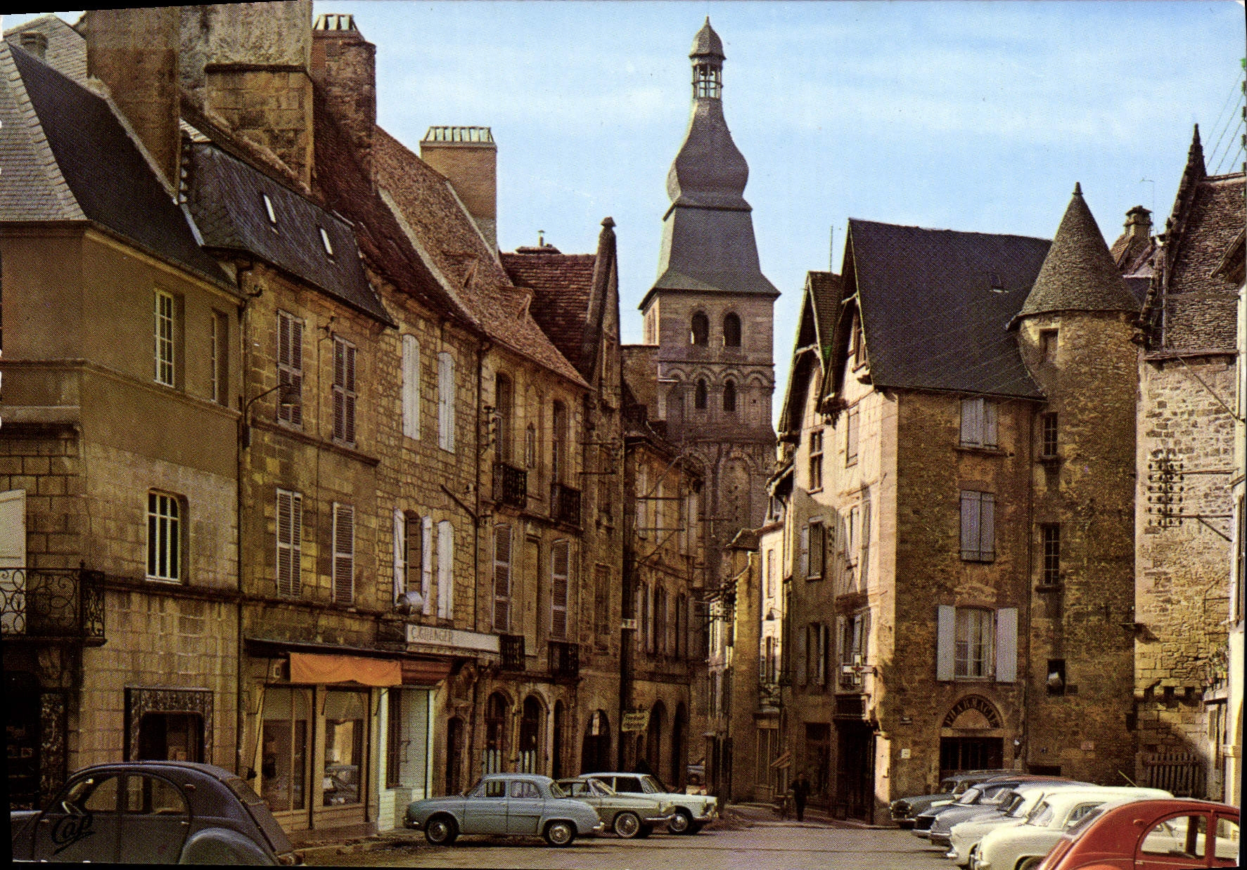 CPSM SARLAT place de la Liberté