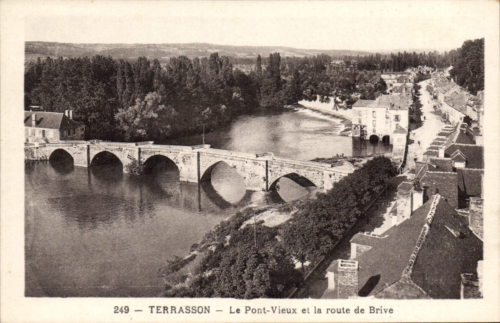 CPA TERRASSON le Pont-vieux
