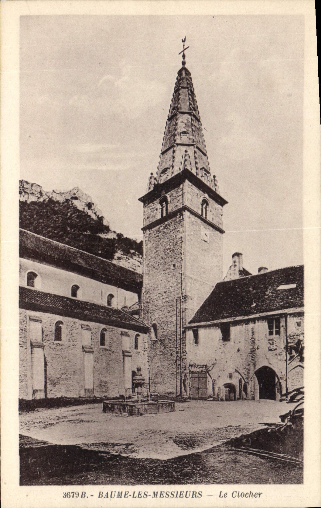 CPA BAUME-les-MESSIEURS clocher