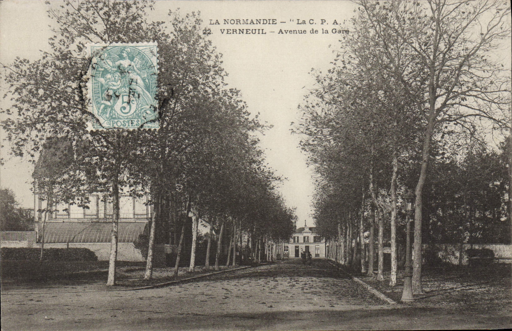 CPA Verneuil Sur Avre Avenue De La Gare
