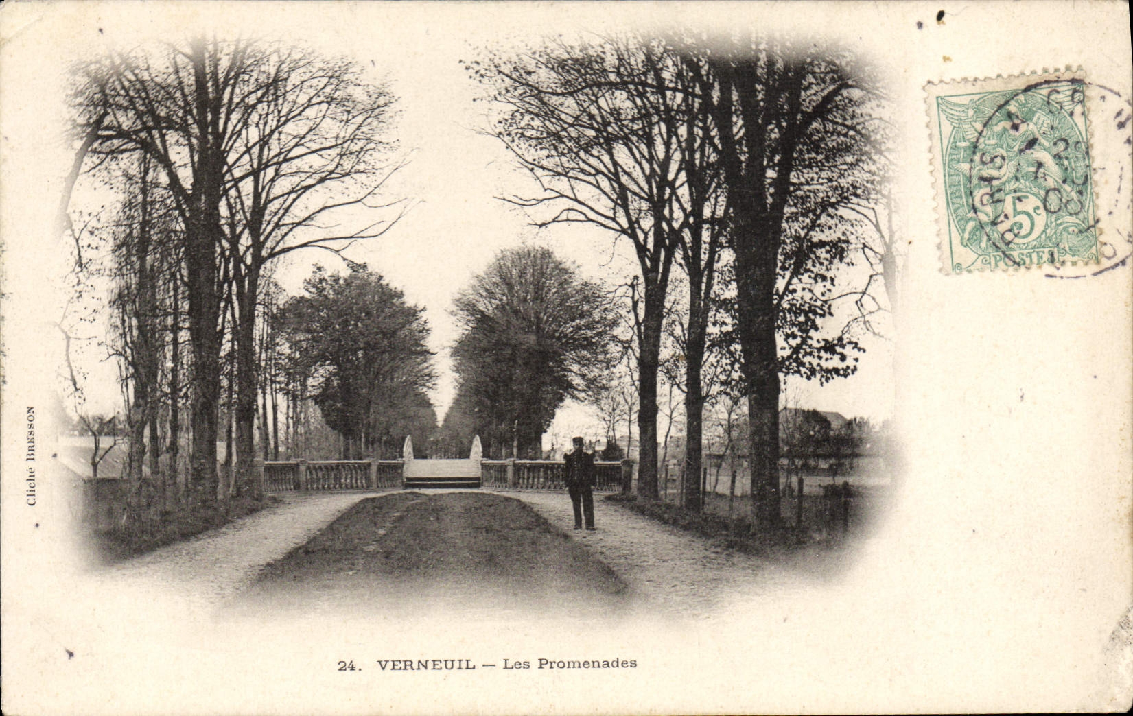 CPA Verneuil Sur Avre Les Promenades