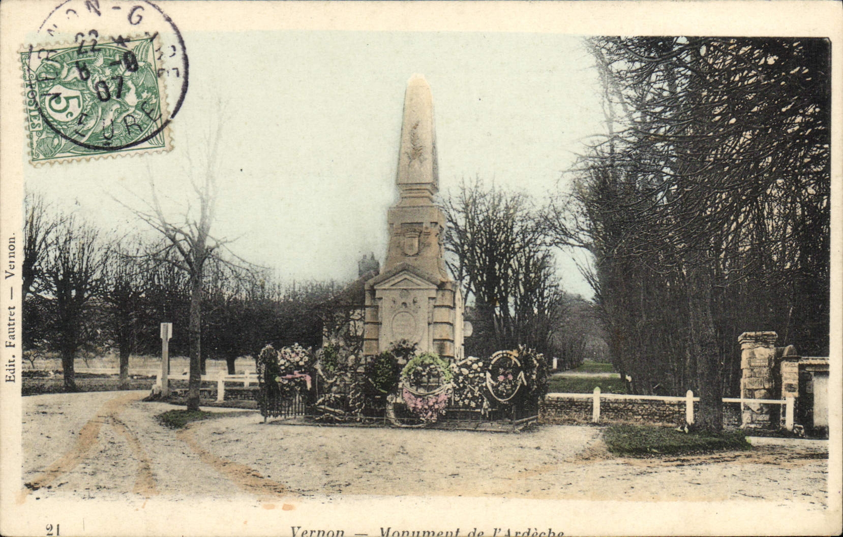 CPA Vernon Monument De I'Ardeche
