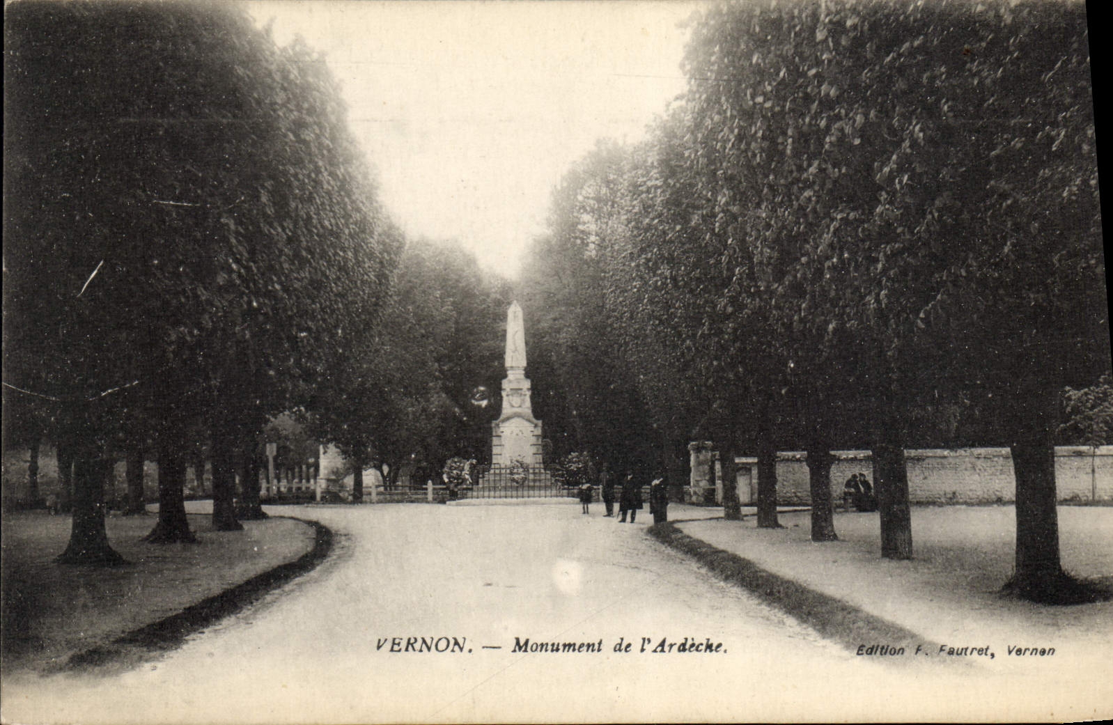 CPA Vernon Monument De I'Ardeche
