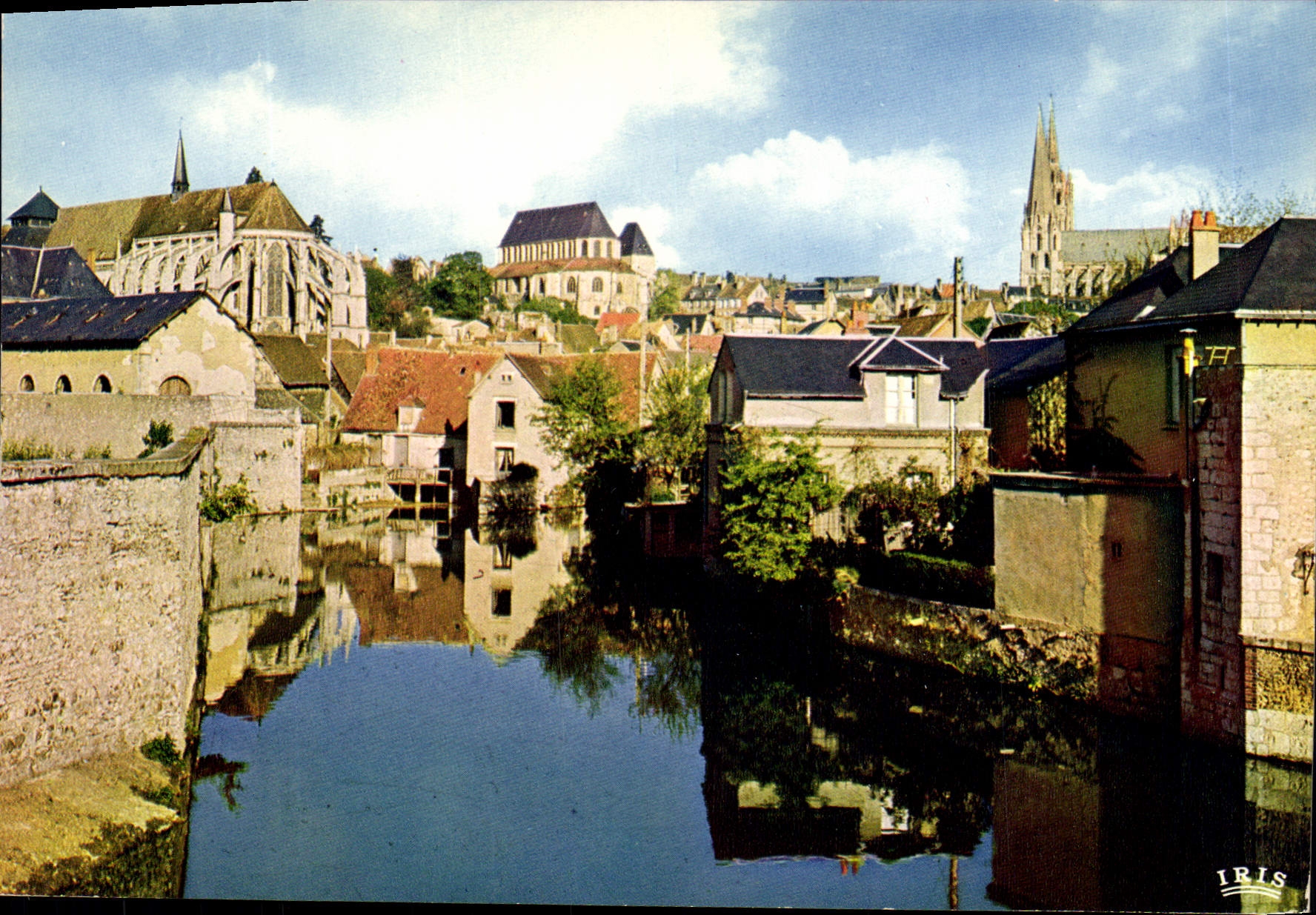 CPSM Chartres Vue Generale La Cathedrale Notre Dame