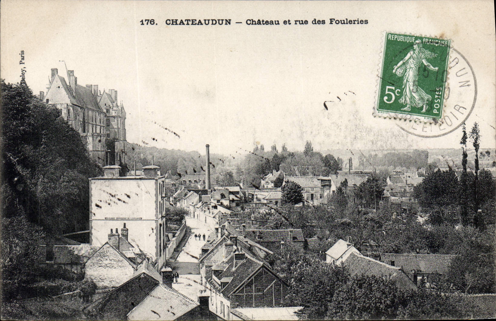 CPA Chateaudun Chateau Et Rue Des Fouleries
