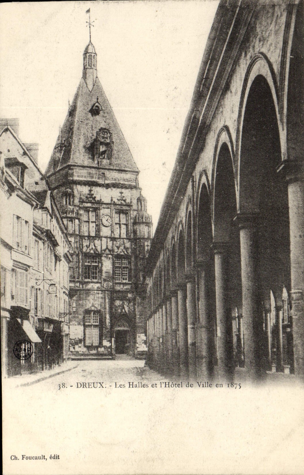 CPA Dreux Les Halles Et I'Hotel De Ville