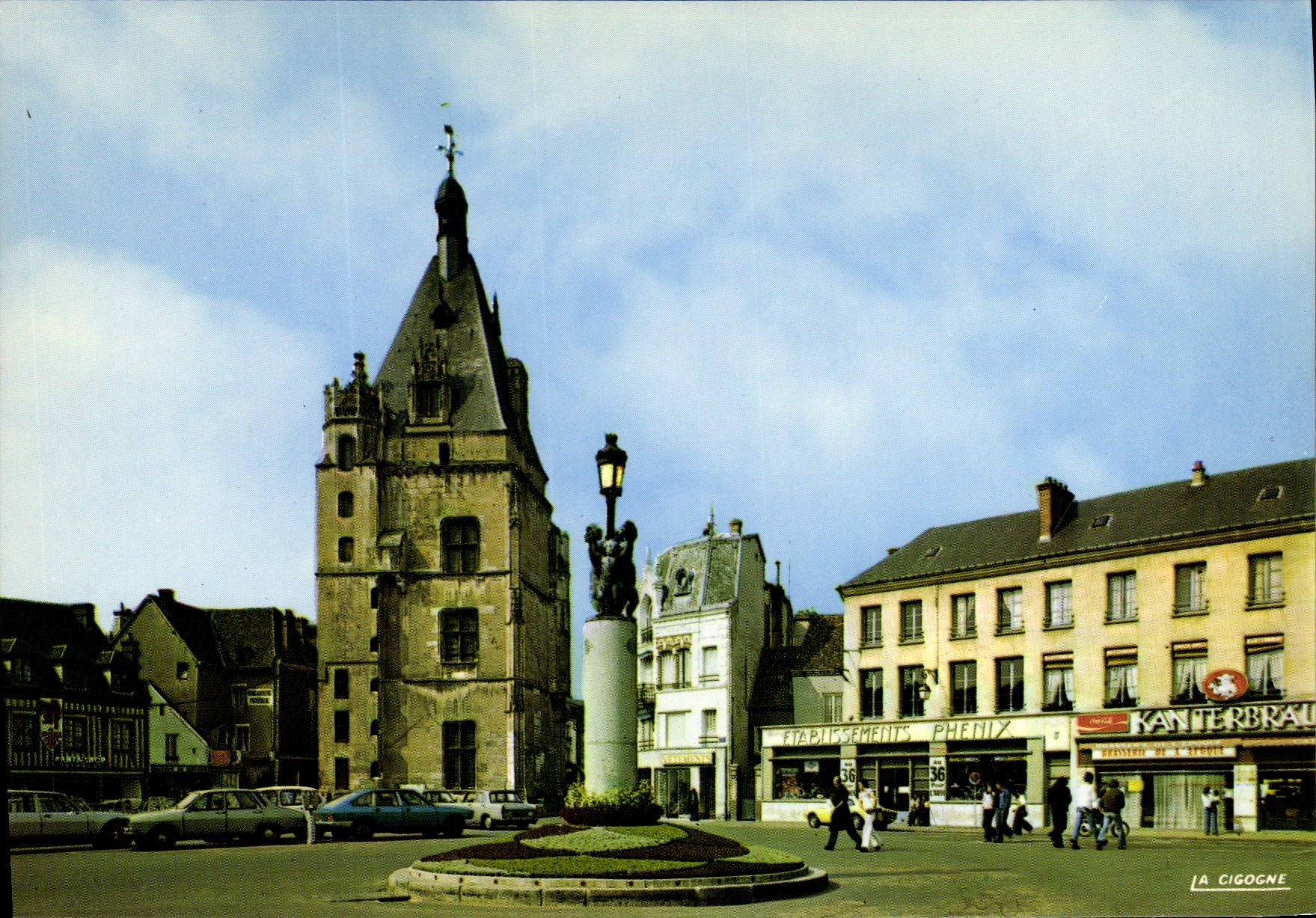 CPSM Dreux La Place Metezeau Et Le Beffroi