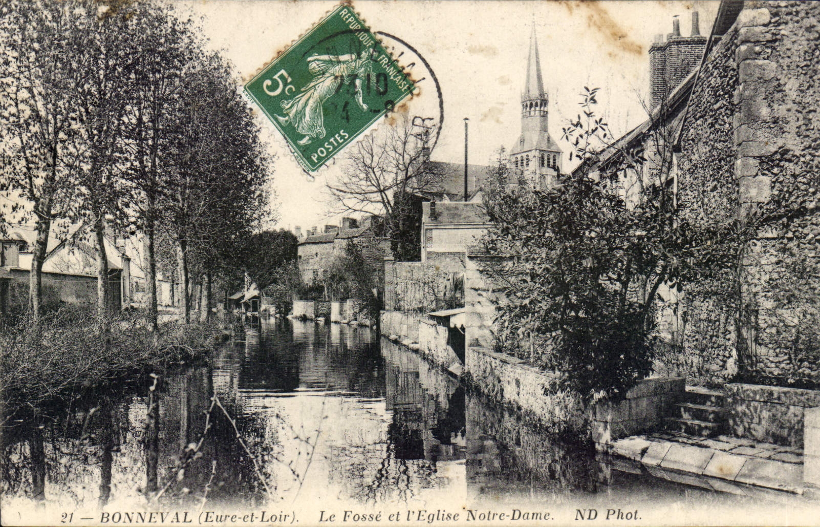 CPA Bonneval Le Fosse Et I'Eglise Notre Dame