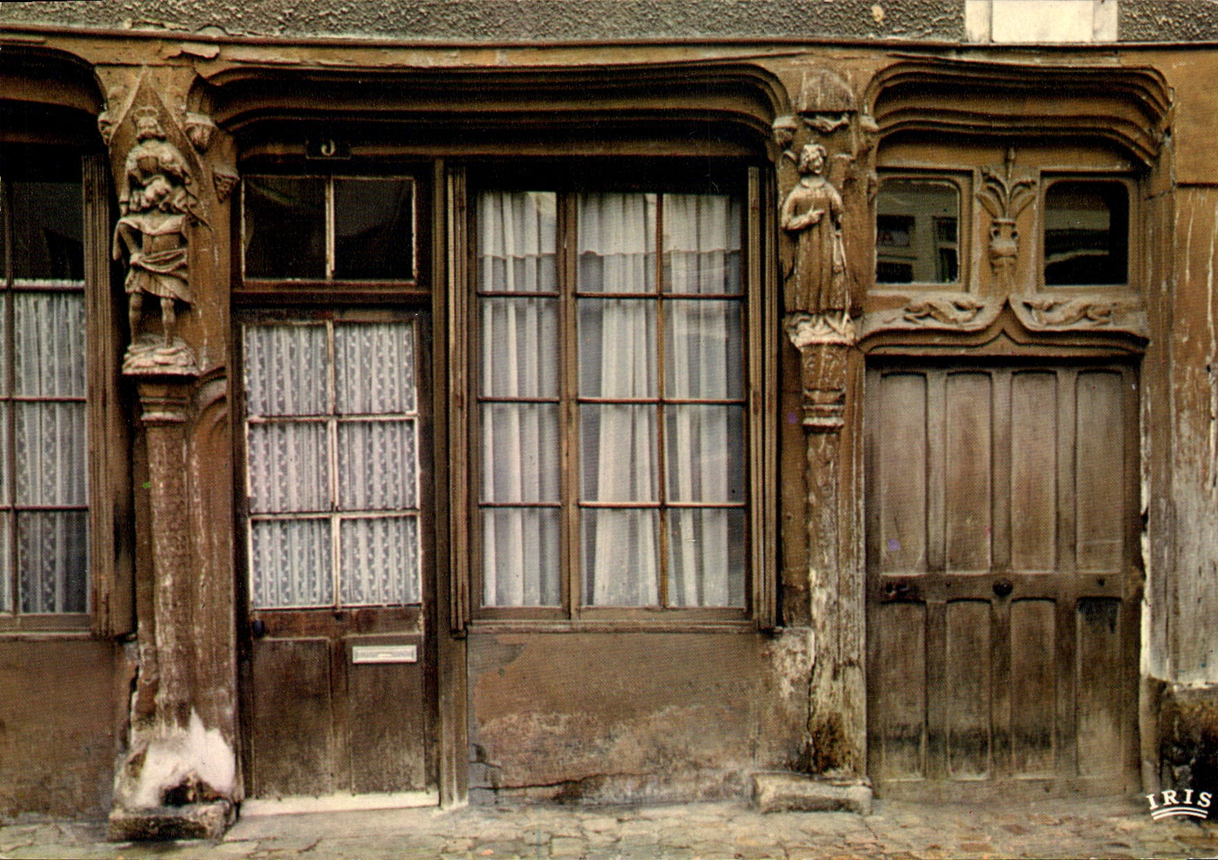 CPSM Epernon place du Change