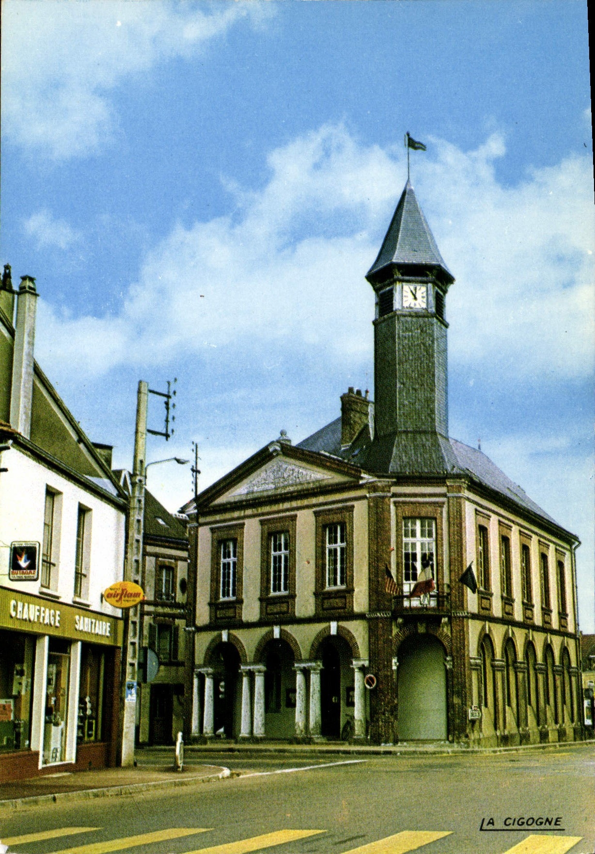 CPSM Chateaunenf En Thymerais hôtel de ville