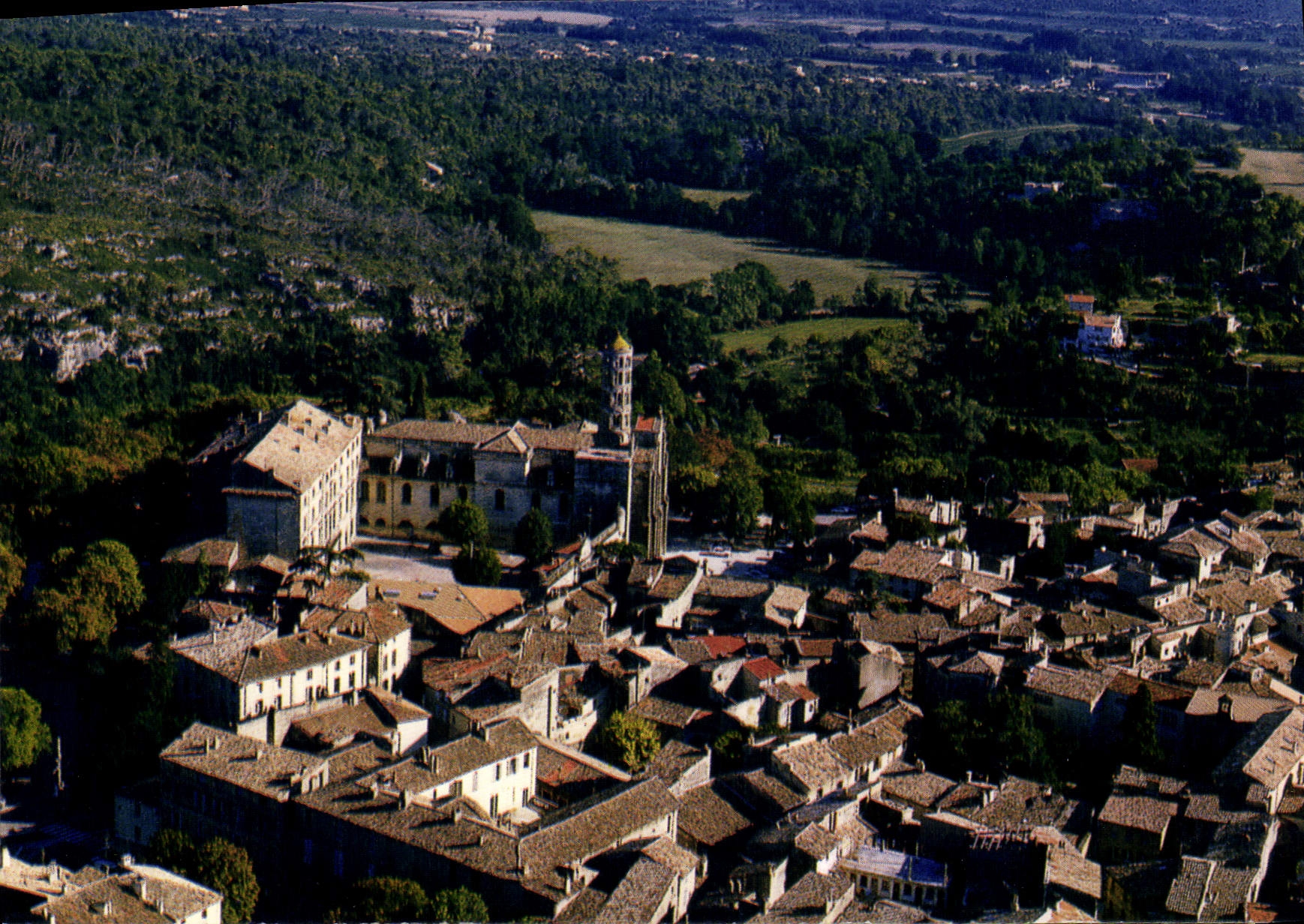 CPSM Uzes Vue Panoramique Sur La Cathedrale