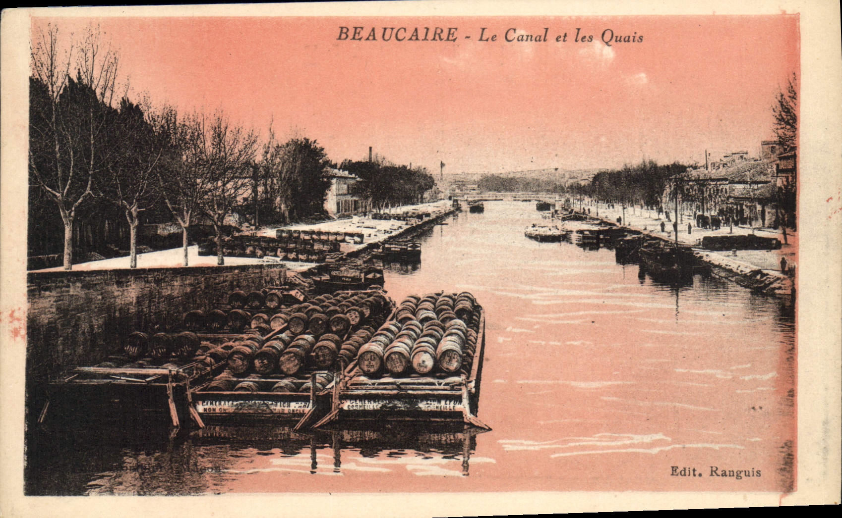 CPA Beaucaire Le Canal Et Les Quais