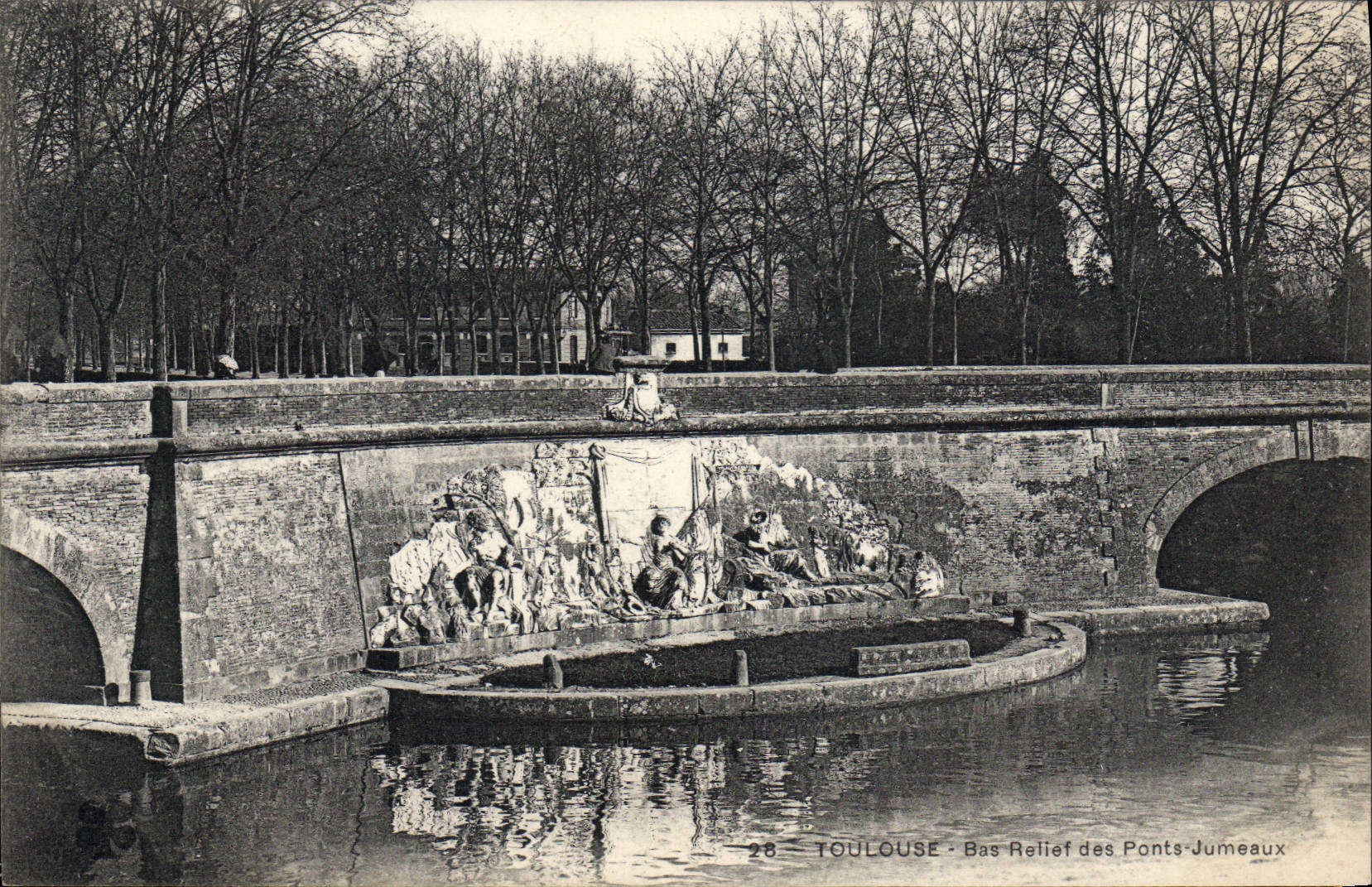 CPA Toulouse Bas Relief Des Ponts Jumeaux