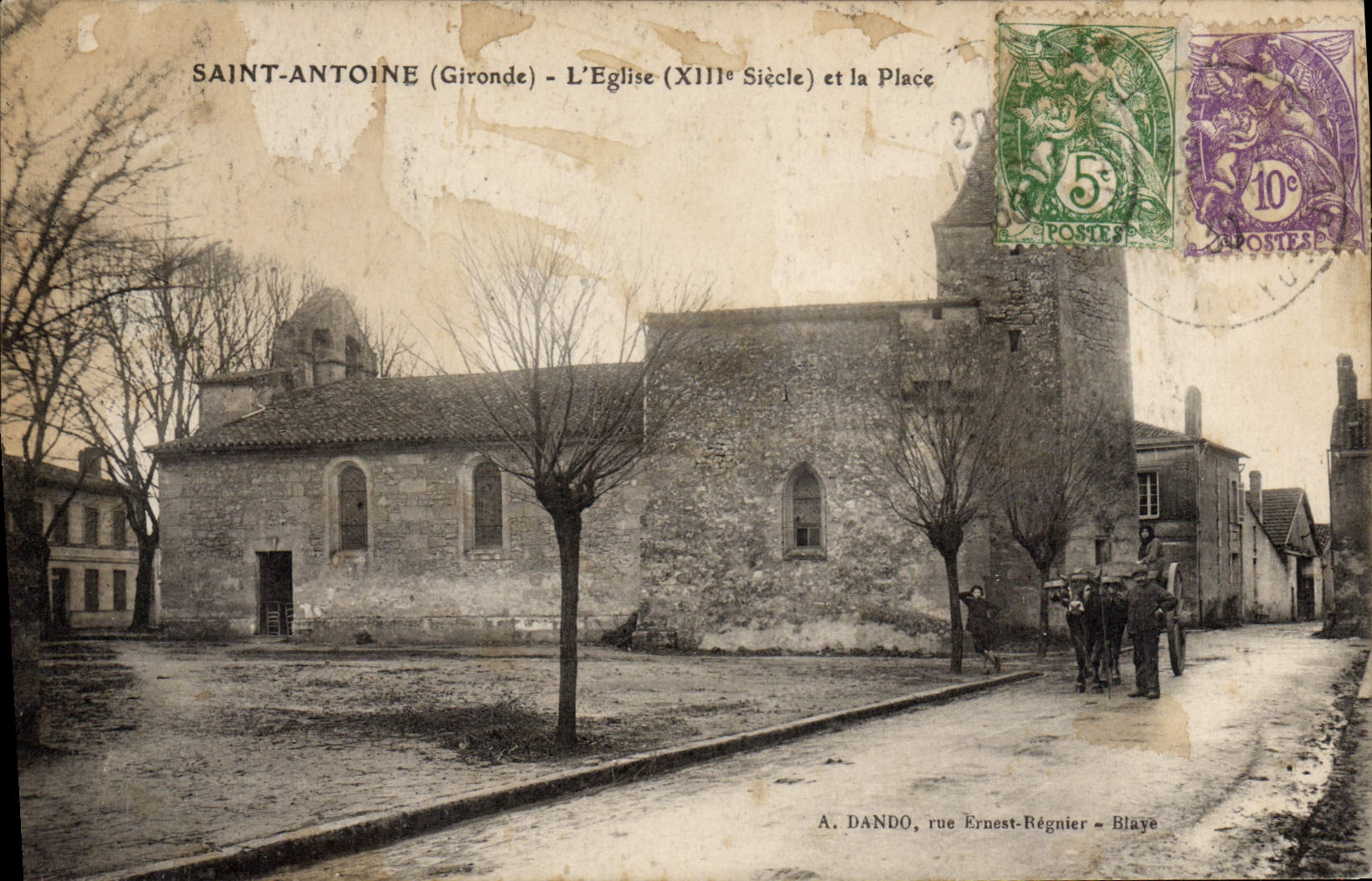 CPA Saint Antoine L'Eglise et la Place