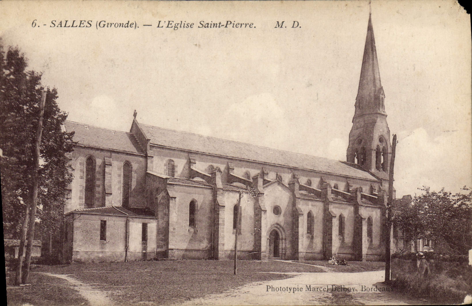 CPA Salles L'Eglise Saint Pierre
