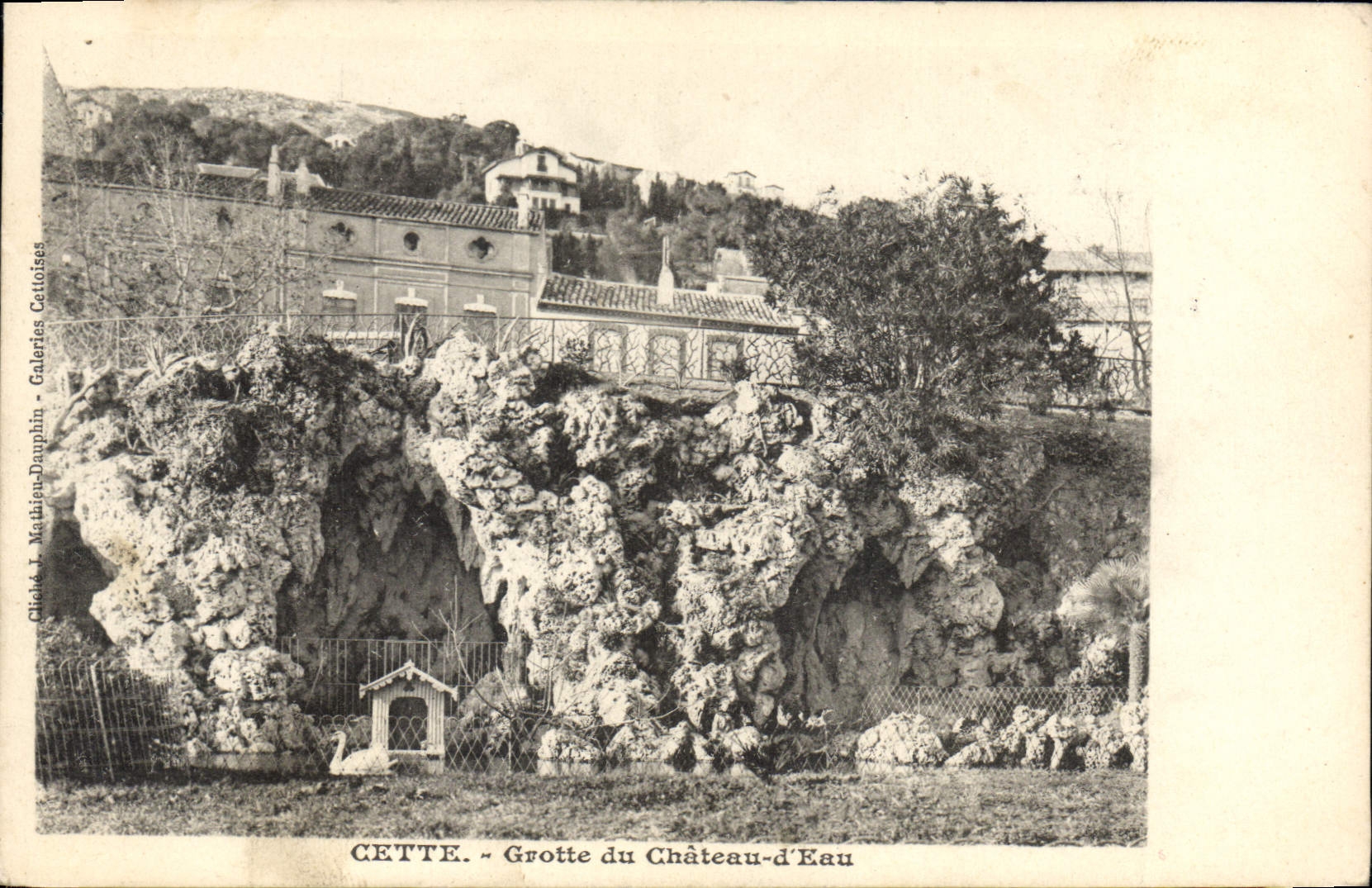 CPA Cette Grotte Du Chateau D'Eau