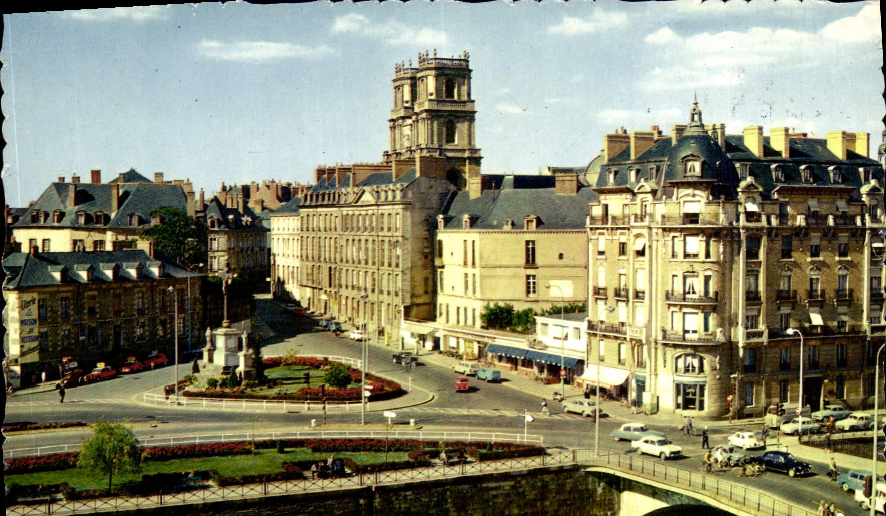 CPSM Rennes Croix De La Mission Et Place Foch