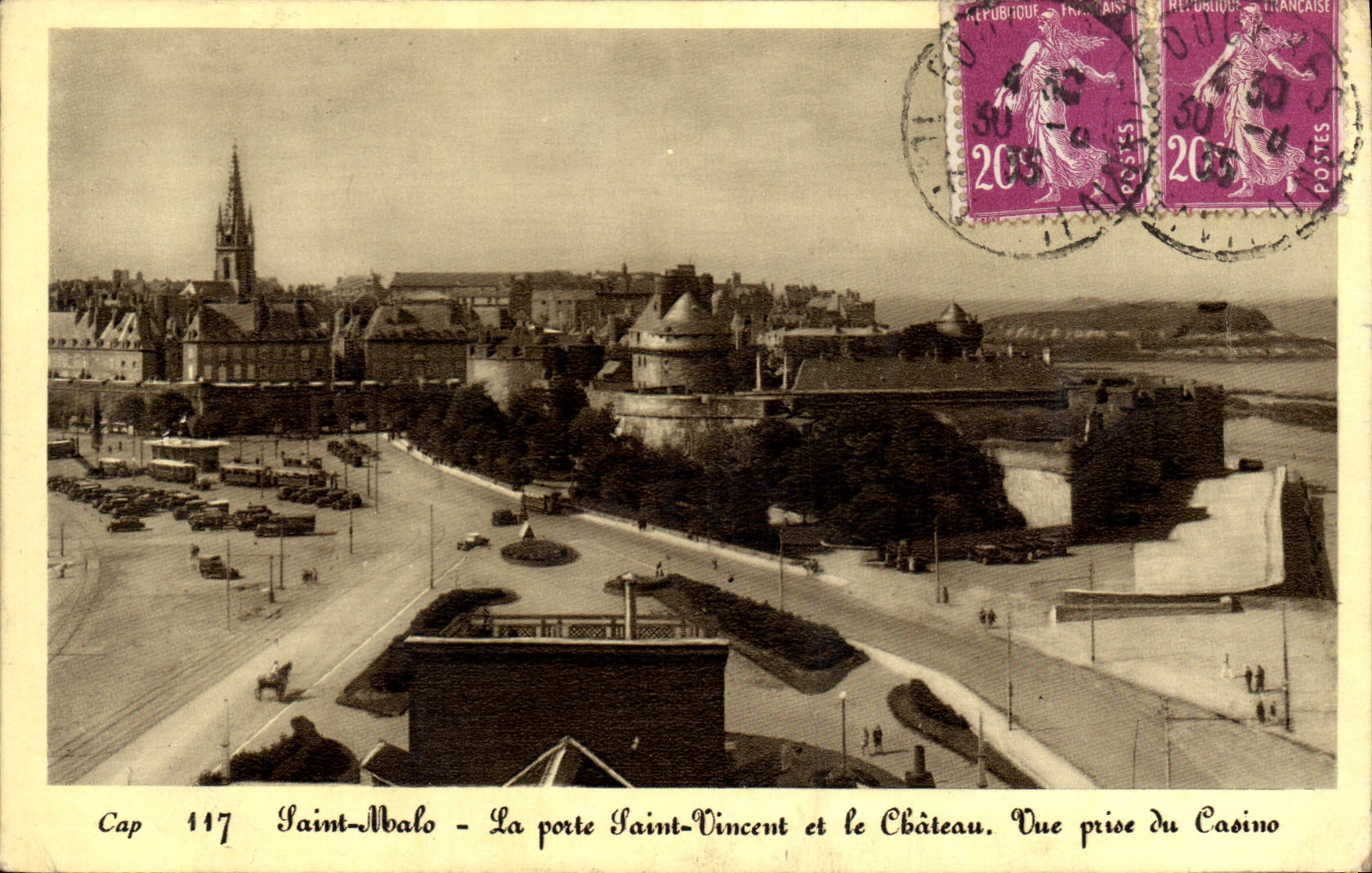 CPA Saint Malo Le Porte Saint Vincent Et Le Chateau Vue Prise Du Casino