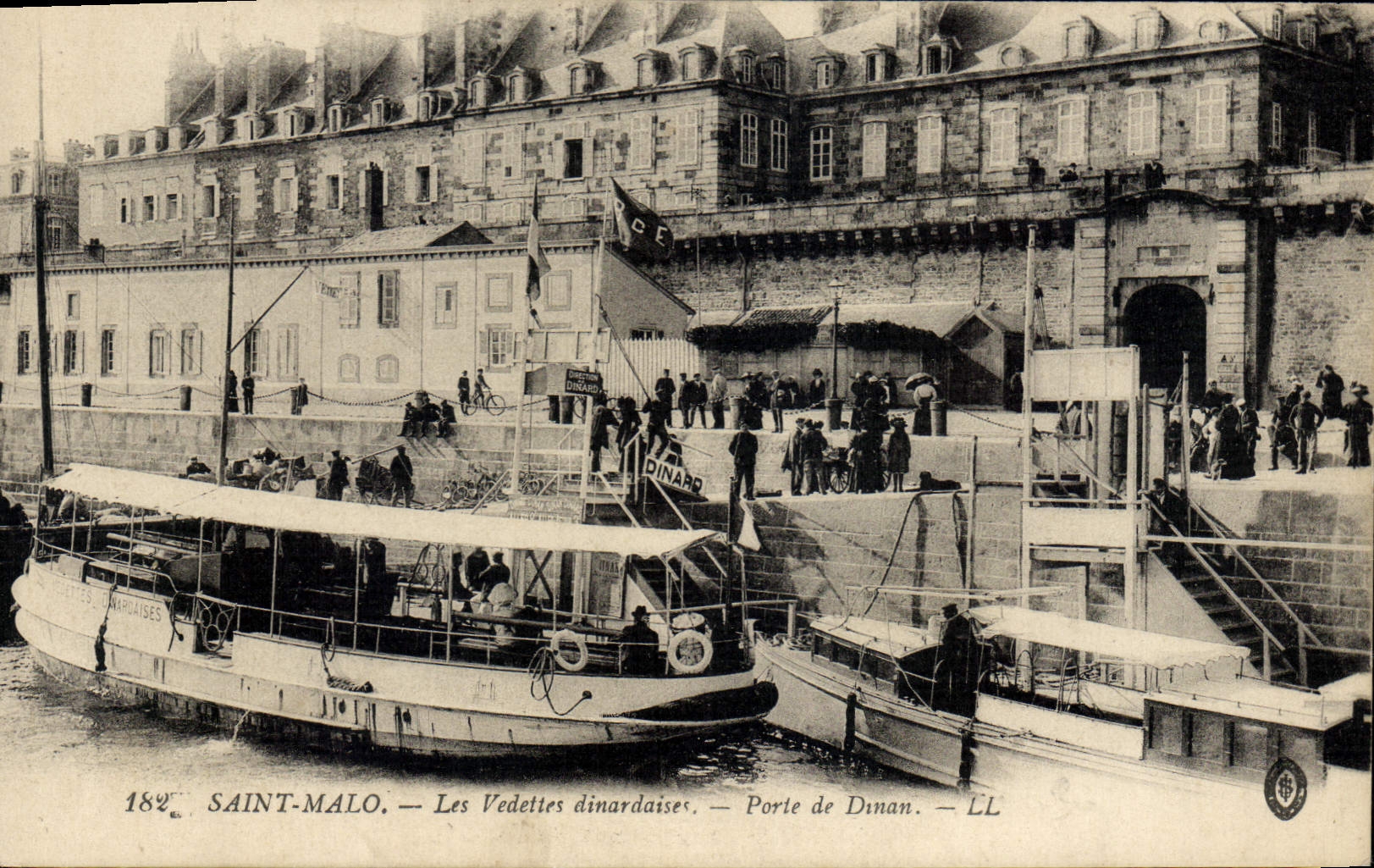 CPA Saint Malo Les Vedettes Dinardaises Porte De Dinan