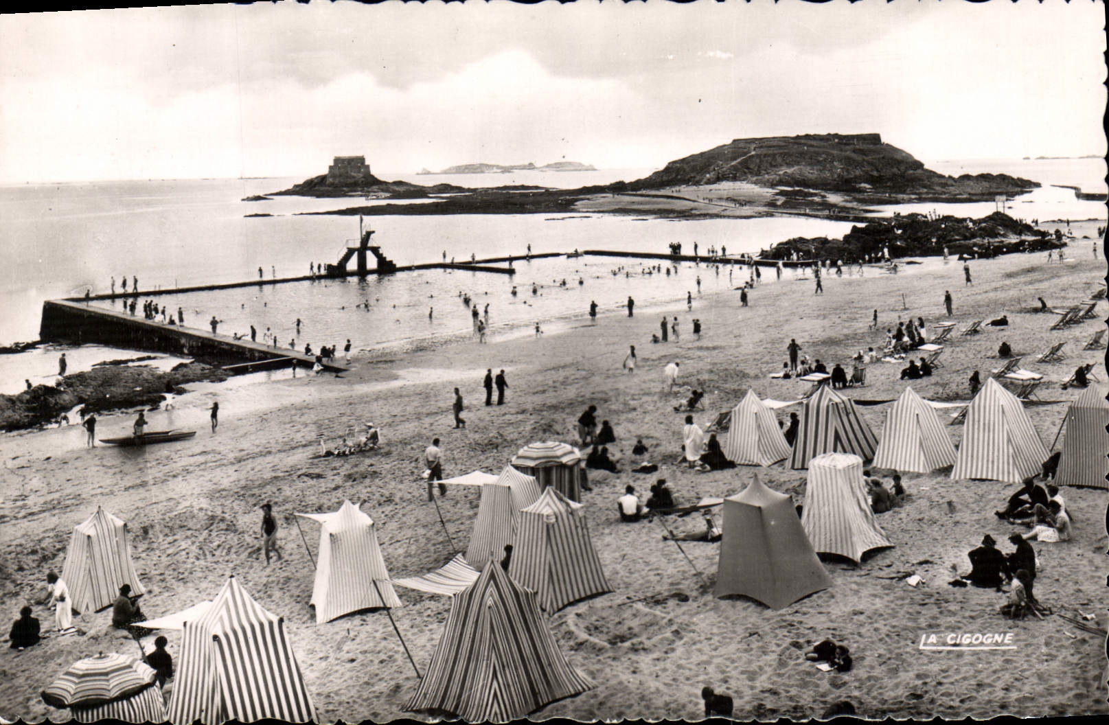 CPA Saint Malo Plage Bon Secours Et Le Grand Bey