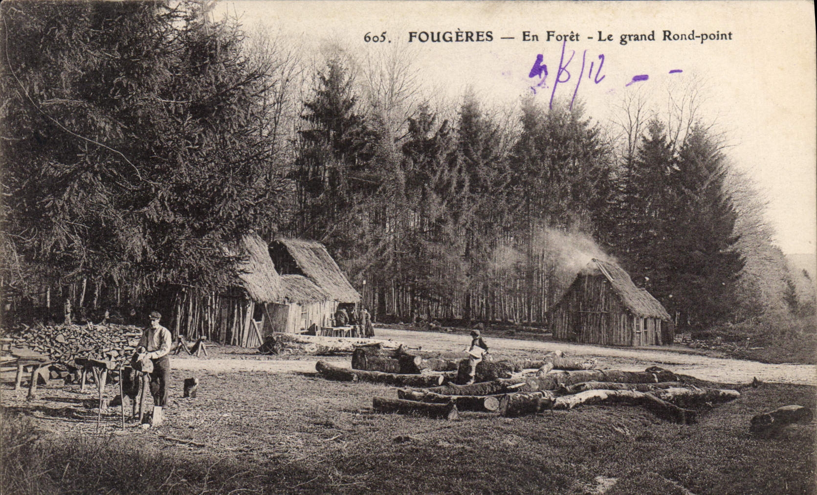 CPA Fougeres En Foret Le Grand Rond Point