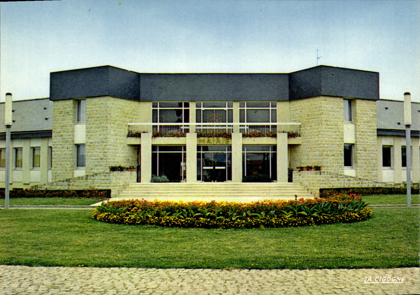 CPSM Chartres De Bretagne La Mairie