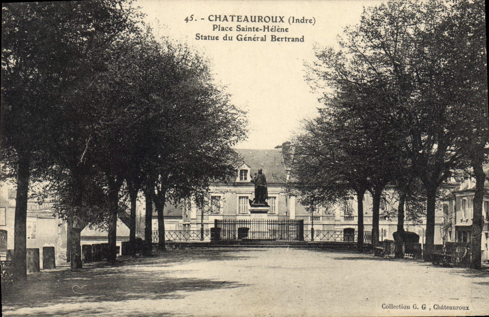 CPA Chateauroux Place Saint Helene Statue Du General Bertrand