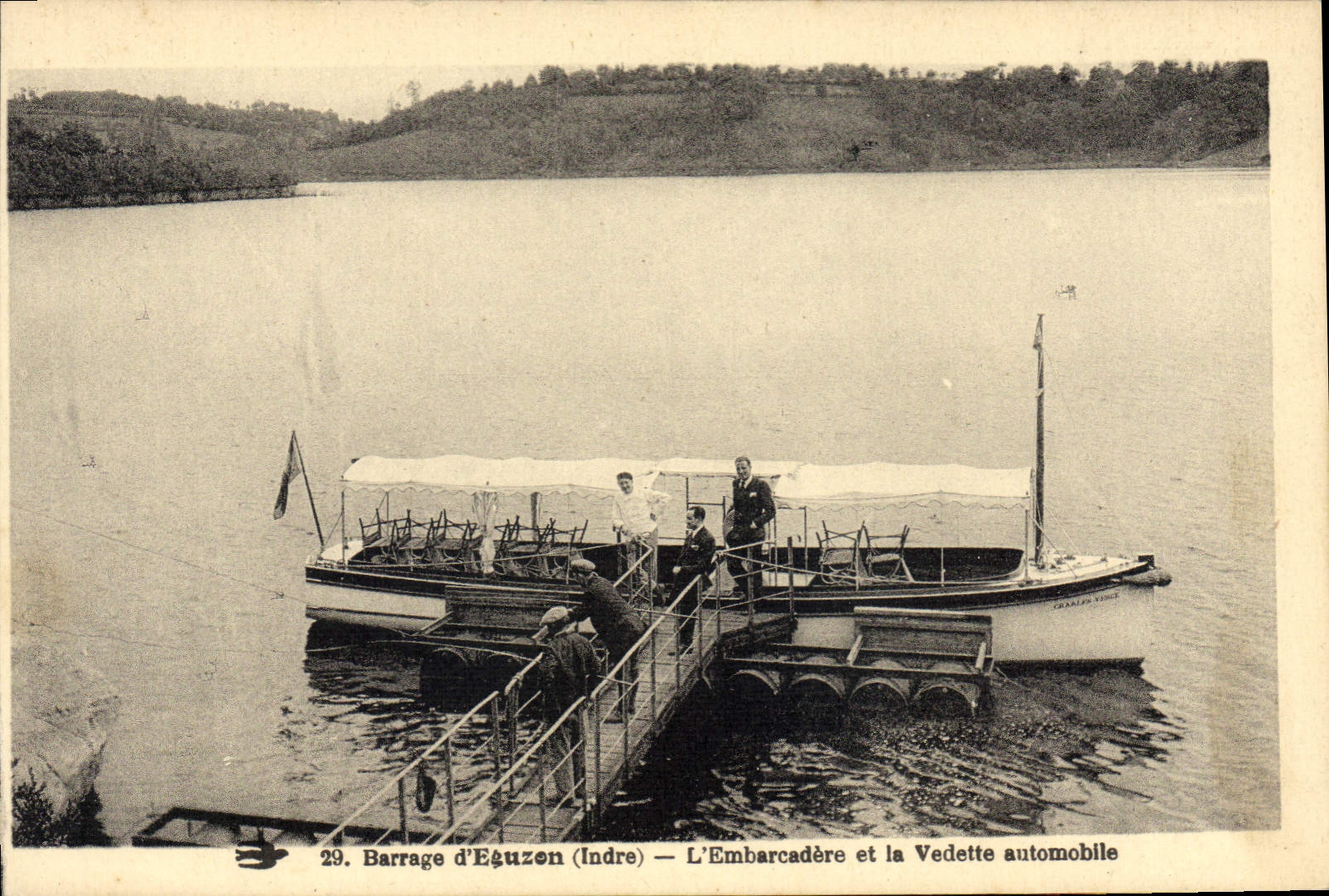 CPA Barrage D'Eguzon L'Embarcadere Et La Vedette Automobile