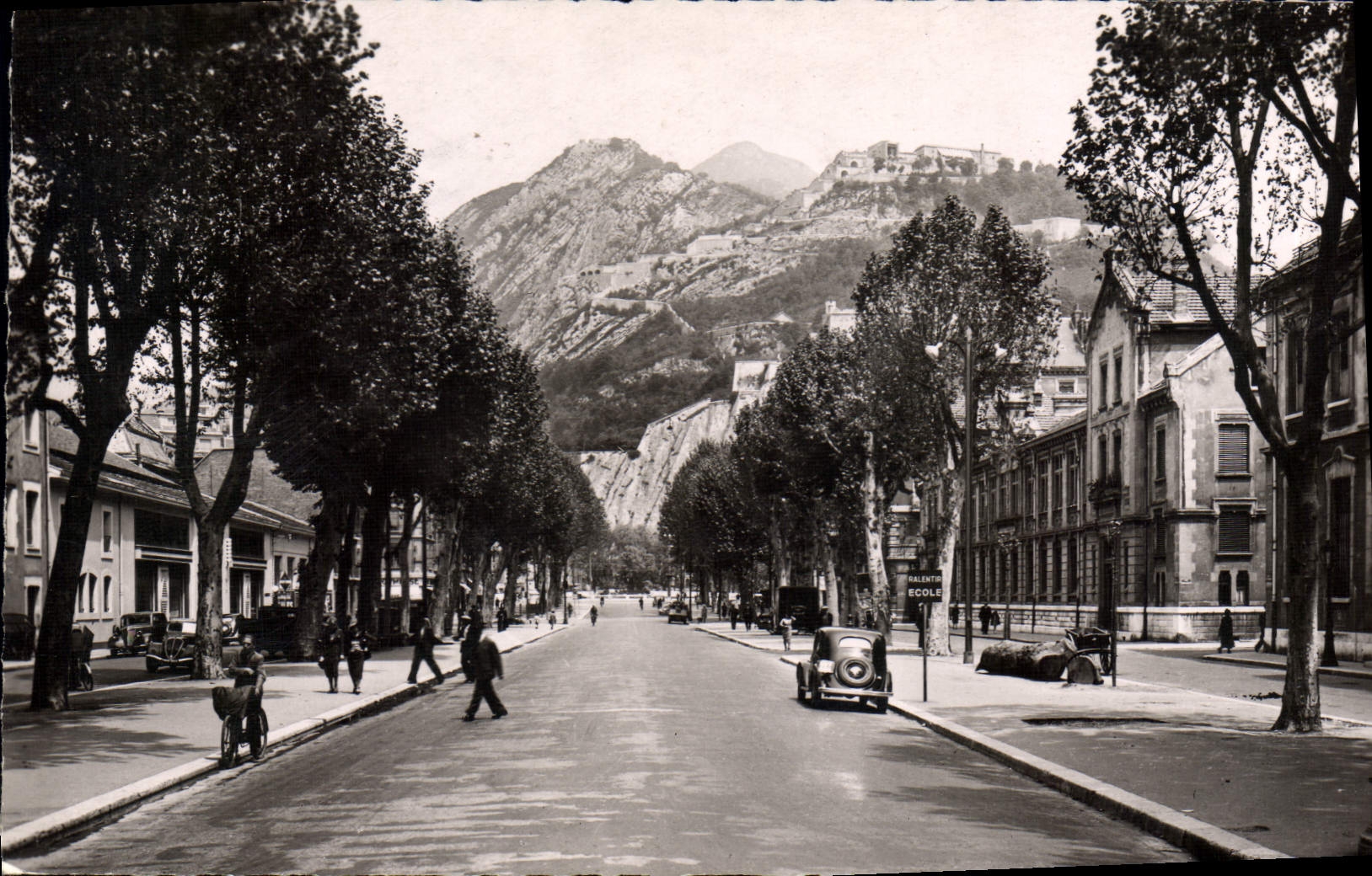 CPA Grenoble Cours Jean Jaures La Bastille