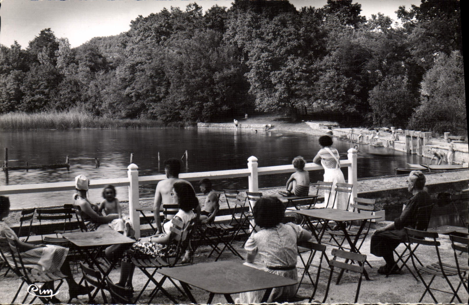 CPA Morestel la Plage De Roche Et Sa Terrasse