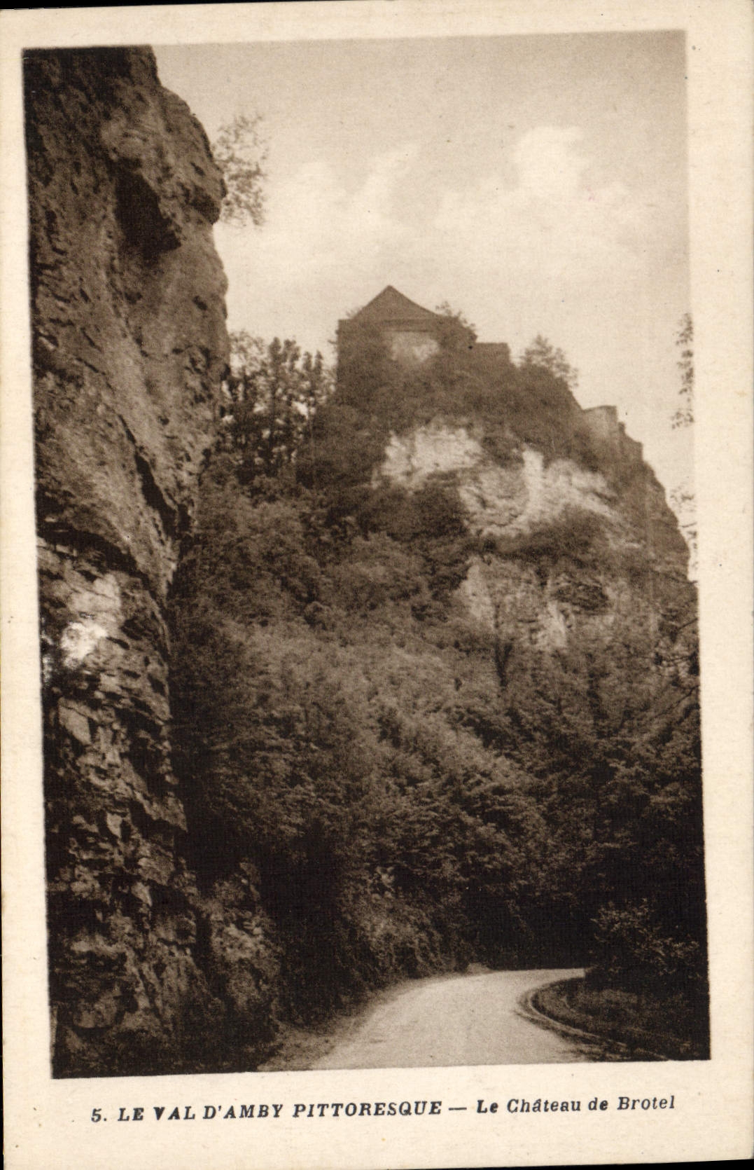 CPA Le Val D'amby Pittoresque Le Chateau De Brotel