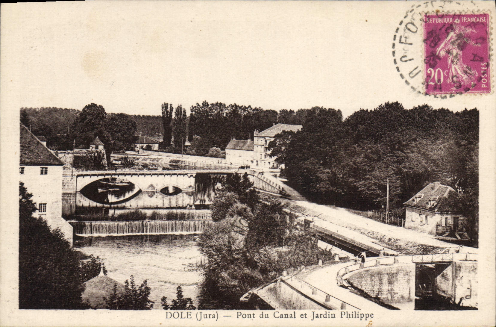 CPA Dole Pont du Canal Et Jardin Philippe