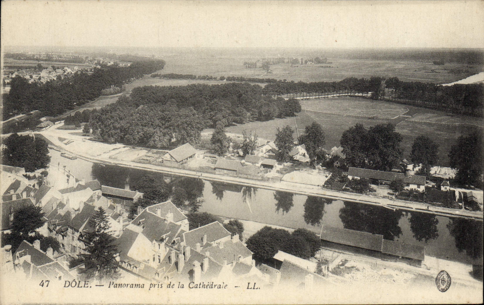 CPA Dole Panorama Pris De La Cathedrale