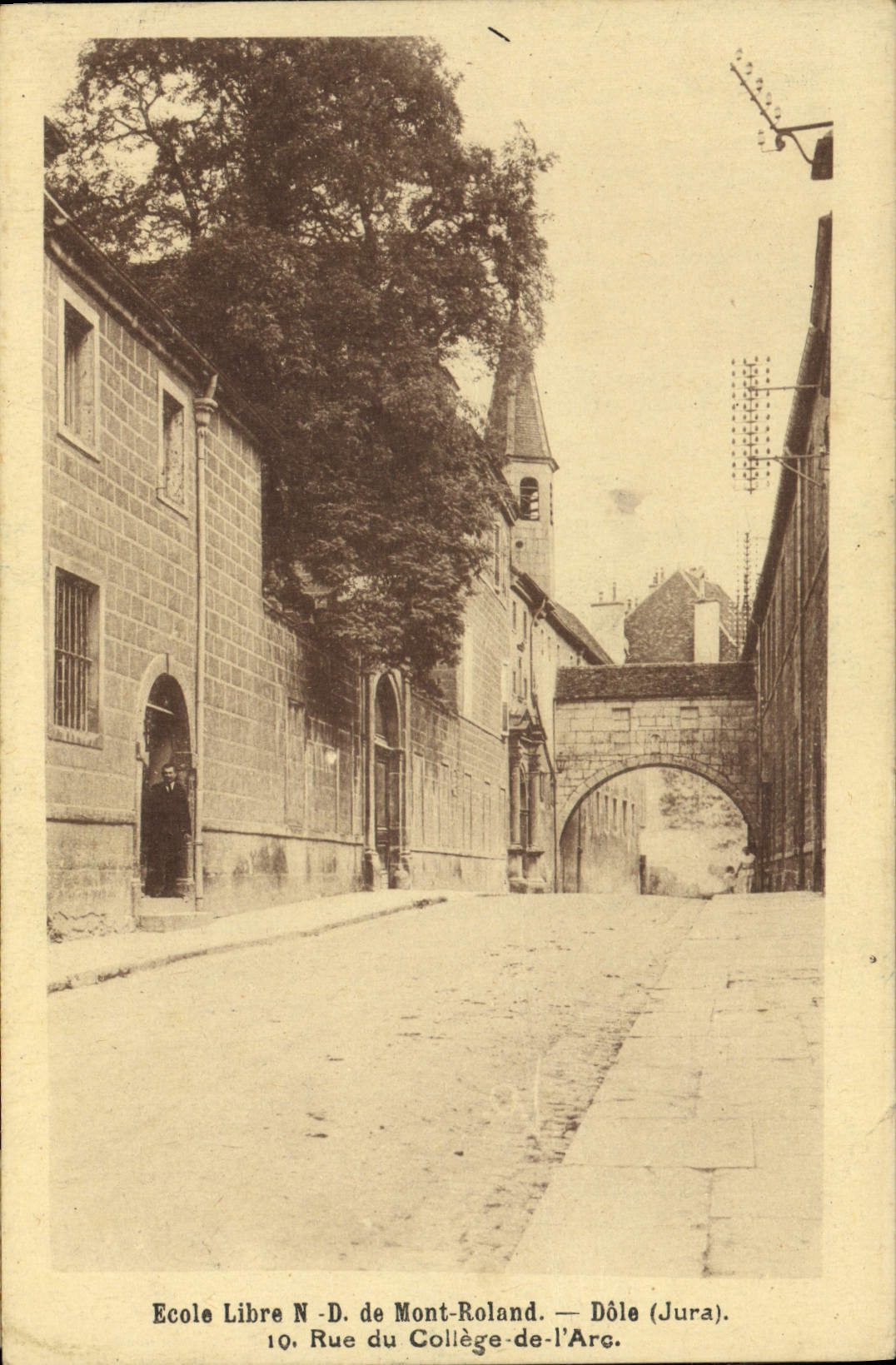CPA Dole école libre Notre Dame de Mont-Roland Rue Du College De I'Arc