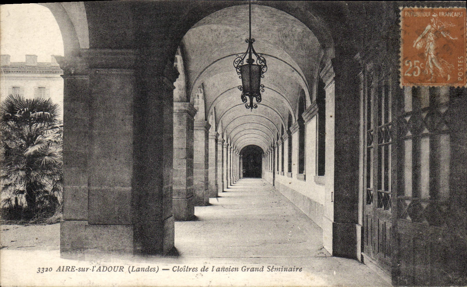 CPA Aire Sur I'Adour Cloitres De I'Ancien Grand Seminaire