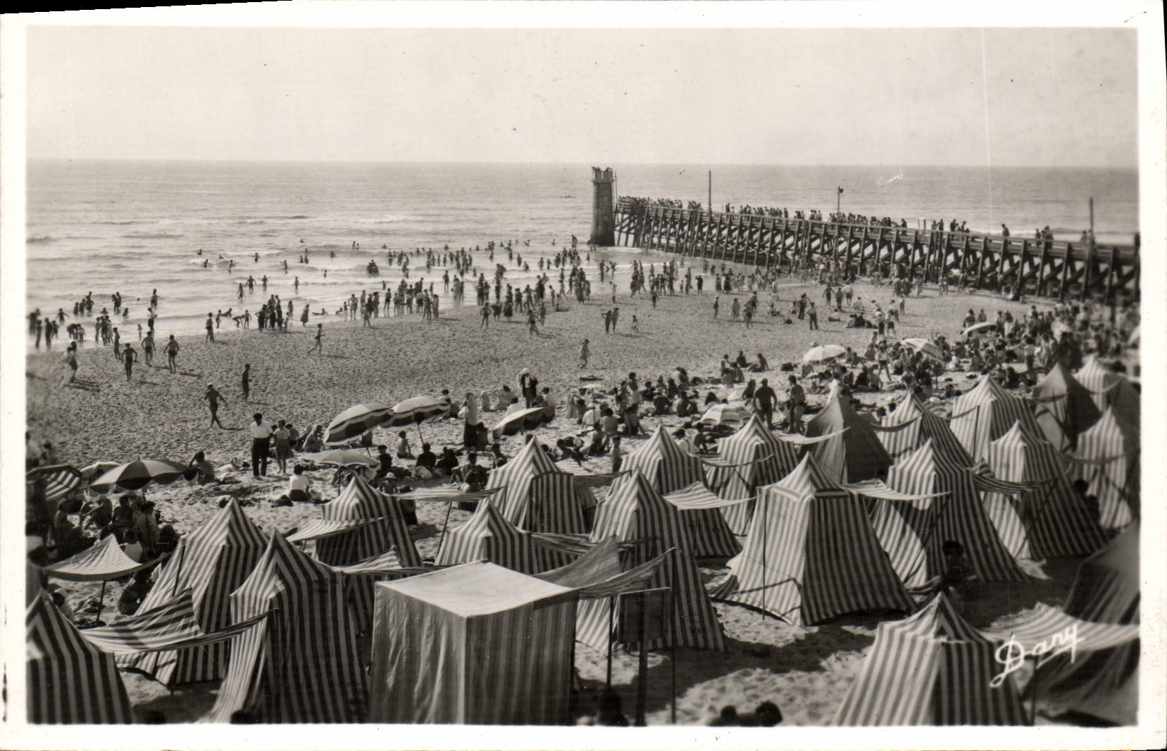 CPA Capbreton La Plage Et La Jetée