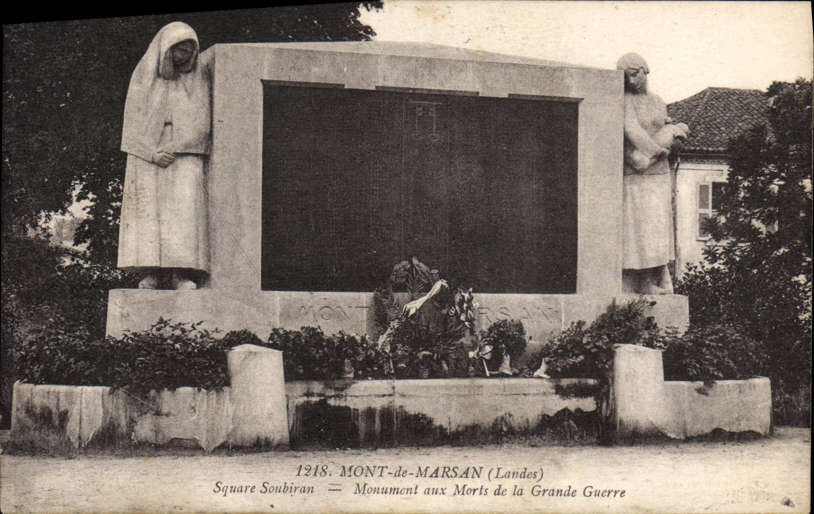 CPA Mont De Marsan Square Soubiran Monument Aux Morts De La Grande Guerre
