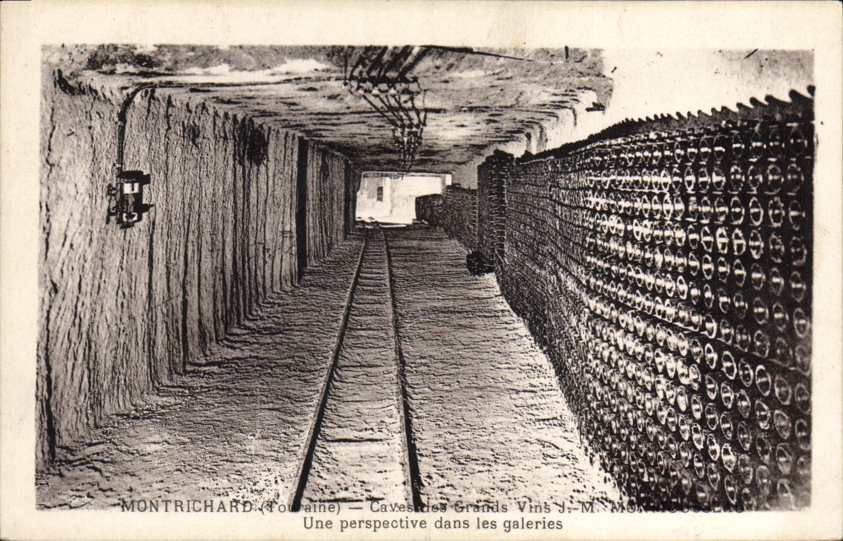 CPA Montrichard Caves Des Grands Vins Une Perspective Dans Les Galeries