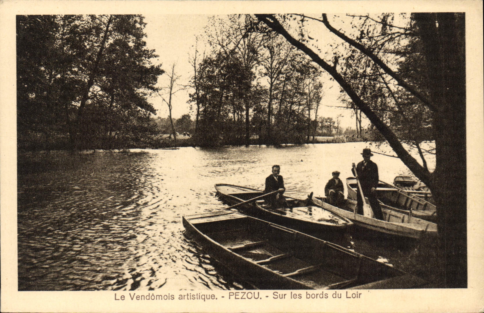 CPA Vendome Artistique Pezou Sur Les Bords Du Loir