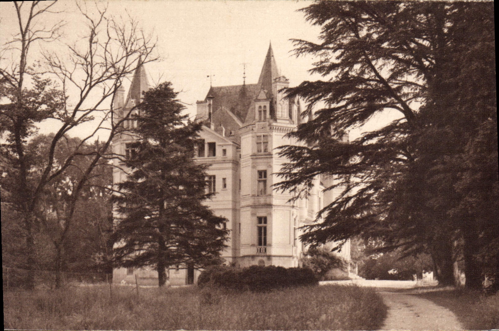 CPA La Sistiere Cour Cheverny Facade Nord du Chateau