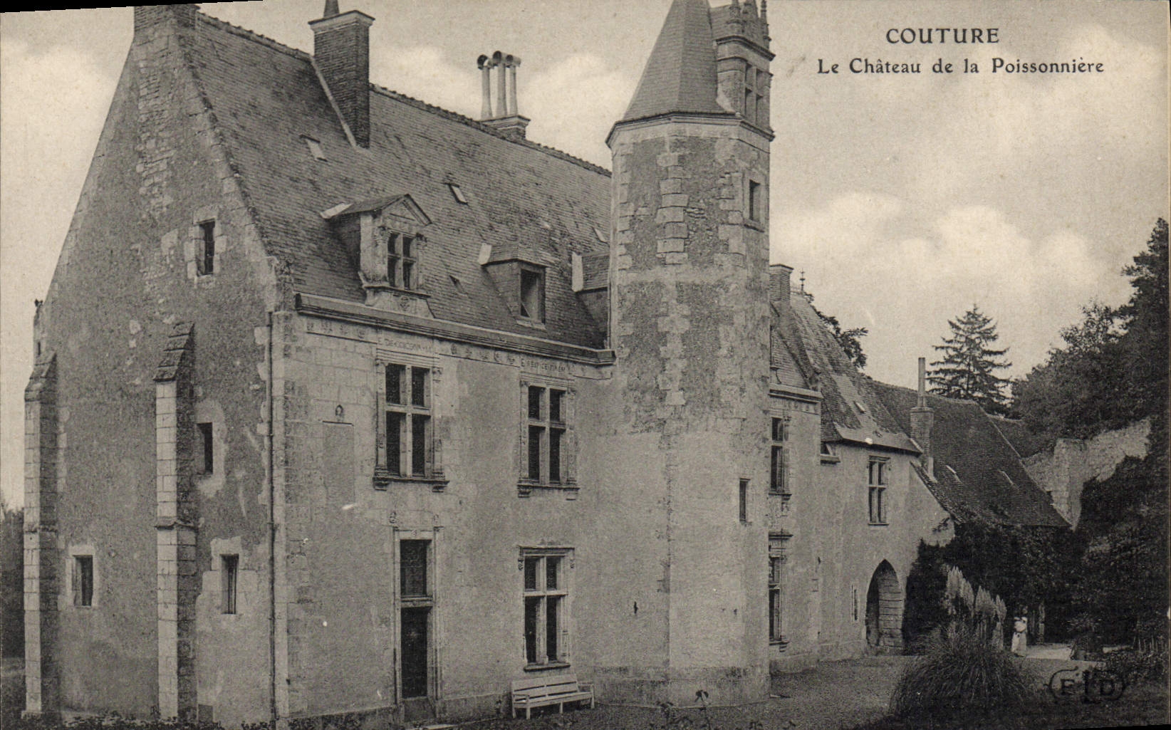 CPA Couture Le Chateau de la Poissoniere