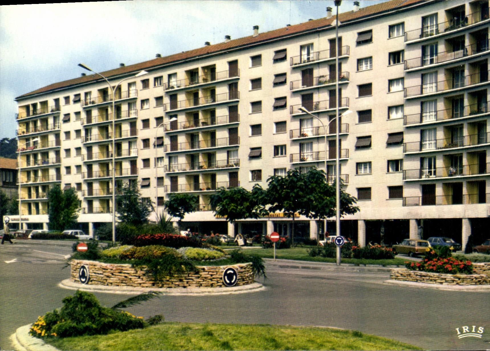 CPSM Saint Chamond Le Square de Treyve