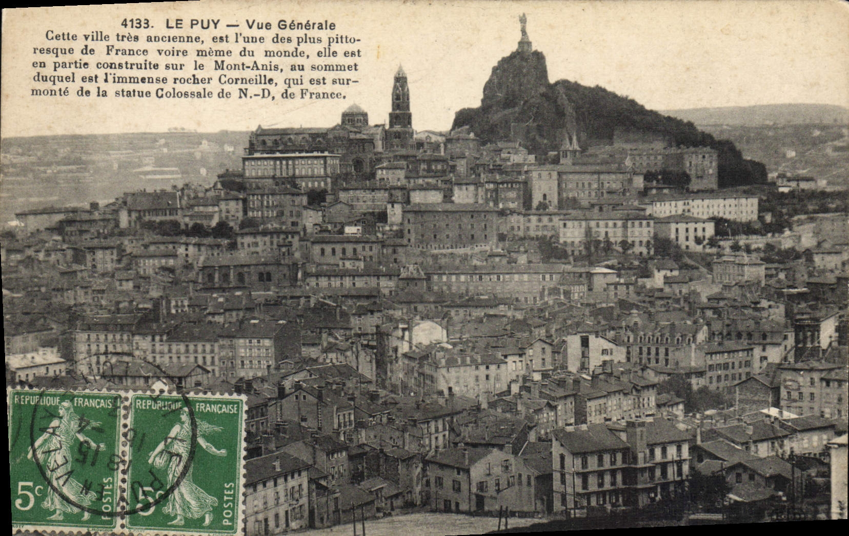 CPA Le Puy Vue Generale cette ville tres ancienne est l'une des plus pittoresque de france voire mem